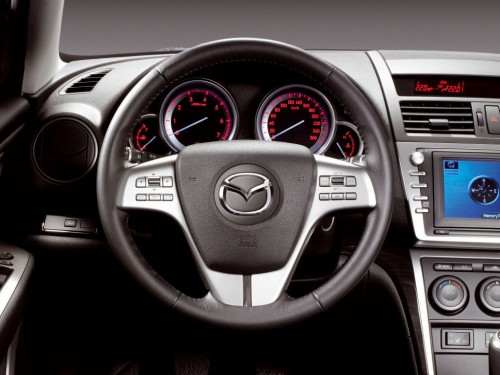 Характеристики автомобиля Mazda Mazda6 2.0 MT Sport (03.2010 - 07.2012): фото, вместимость, скорость, двигатель, топливо, масса, отзывы
