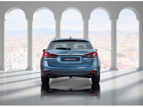 Характеристики автомобиля Mazda Mazda6 2.0 AT Exclusive-Line (02.2015 - 06.2018): фото, вместимость, скорость, двигатель, топливо, масса, отзывы