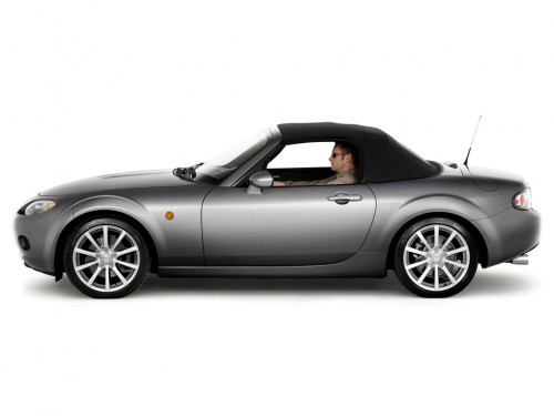 Характеристики автомобиля Mazda MX-5 2.0 MT Mithra Roadster (04.2007 - 06.2008): фото, вместимость, скорость, двигатель, топливо, масса, отзывы