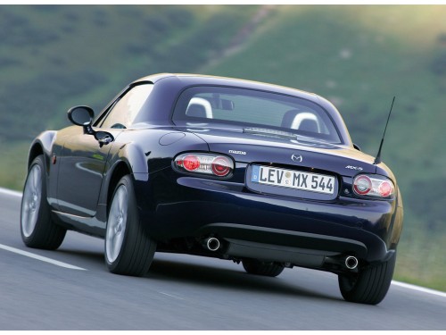 Характеристики автомобиля Mazda MX-5 2.0 MT Sport (04.2007 - 09.2008): фото, вместимость, скорость, двигатель, топливо, масса, отзывы