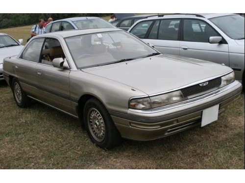 Характеристики автомобиля Mazda Persona 2.0 Type B (10.1988 - 02.1990): фото, вместимость, скорость, двигатель, топливо, масса, отзывы