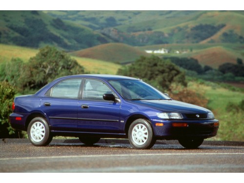 Характеристики автомобиля Mazda Protege 1.8 AT (08.1994 - 09.1996): фото, вместимость, скорость, двигатель, топливо, масса, отзывы