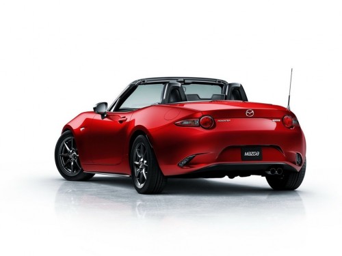 Характеристики автомобиля Mazda Roadster 1.5 Brown Top (12.2022 - н.в.): фото, вместимость, скорость, двигатель, топливо, масса, отзывы