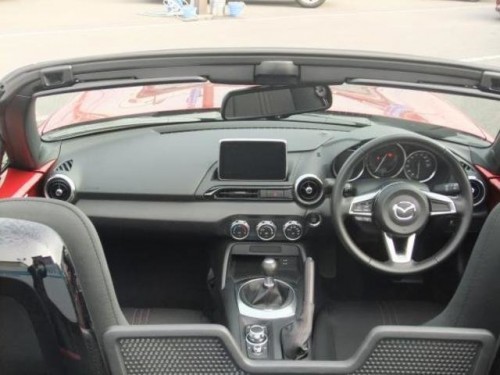 Характеристики автомобиля Mazda Roadster 1.5 S Special Package (01.2022 - н.в.): фото, вместимость, скорость, двигатель, топливо, масса, отзывы