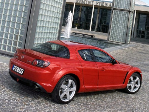 Характеристики автомобиля Mazda RX-8 1.3 MT Renesis (04.2004 - 10.2009): фото, вместимость, скорость, двигатель, топливо, масса, отзывы