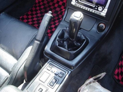 Характеристики автомобиля Mazda Savanna RX-7 1.3 Cabriolet (06.1990 - 11.1991): фото, вместимость, скорость, двигатель, топливо, масса, отзывы