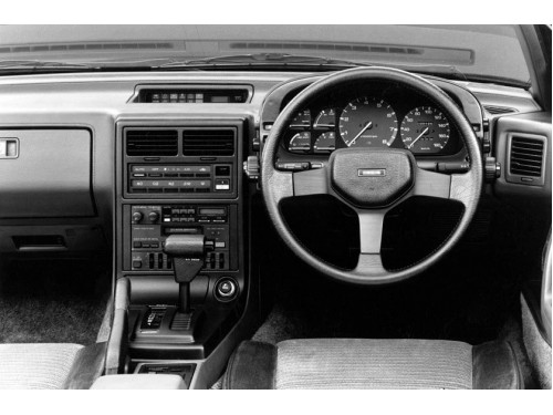 Характеристики автомобиля Mazda Savanna RX-7 1.3 GT (08.1987 - 03.1989): фото, вместимость, скорость, двигатель, топливо, масса, отзывы