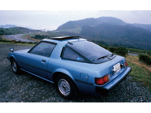 Характеристики автомобиля Mazda Savanna RX-7 1.1 GT (03.1978 - 02.1979): фото, вместимость, скорость, двигатель, топливо, масса, отзывы