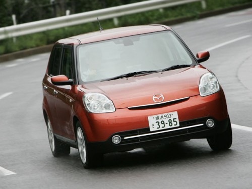 Характеристики автомобиля Mazda Verisa 1.5 C 4WD (07.2010 - 06.2013): фото, вместимость, скорость, двигатель, топливо, масса, отзывы