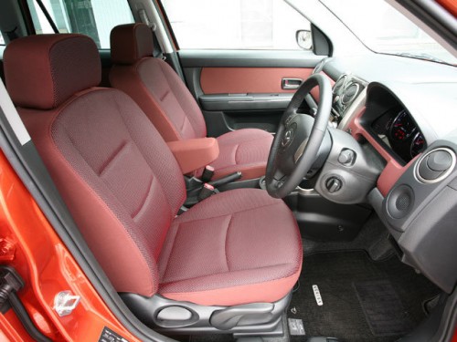 Характеристики автомобиля Mazda Verisa 1.5 C Cruising Package (07.2013 - 08.2014): фото, вместимость, скорость, двигатель, топливо, масса, отзывы
