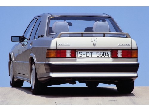 Характеристики автомобиля Mercedes-Benz 190 190 2.0 MT RUF version (09.1986 - 08.1988): фото, вместимость, скорость, двигатель, топливо, масса, отзывы