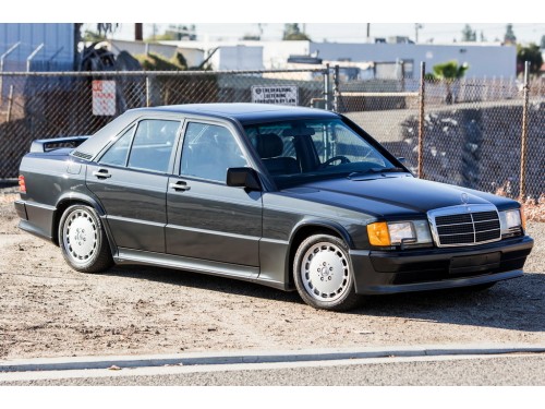Характеристики автомобиля Mercedes-Benz 190 190 D 2.2 AT (11.1983 - 08.1985): фото, вместимость, скорость, двигатель, топливо, масса, отзывы