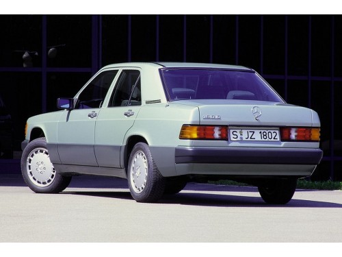 Характеристики автомобиля Mercedes-Benz 190 190 D 2.0 MT (03.1989 - 08.1993): фото, вместимость, скорость, двигатель, топливо, масса, отзывы