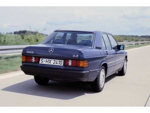 Характеристики автомобиля Mercedes-Benz 190 190 D 2.0 MT (09.1988 - 02.1989): фото, вместимость, скорость, двигатель, топливо, масса, отзывы