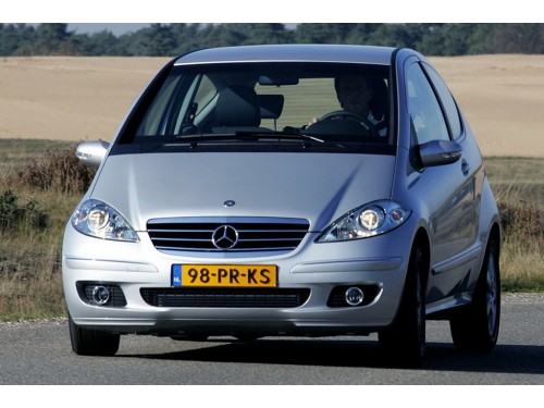Характеристики автомобиля Mercedes-Benz A-Class A 150 CVT Elegance (12.2004 - 05.2008): фото, вместимость, скорость, двигатель, топливо, масса, отзывы
