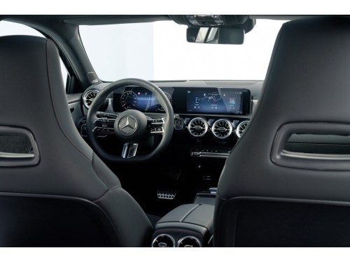 Характеристики автомобиля Mercedes-Benz A-Class A 180d DCT Progressive Line Advanced Plus (10.2022 - н.в.): фото, вместимость, скорость, двигатель, топливо, масса, отзывы