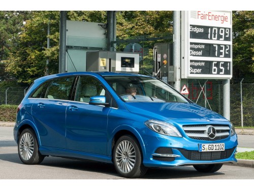 Характеристики автомобиля Mercedes-Benz B-Class B 160 d DCT AMG Line (11.2014 - 12.2018): фото, вместимость, скорость, двигатель, топливо, масса, отзывы