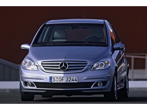 Характеристики автомобиля Mercedes-Benz B-Class B 170 CVT (03.2005 - 02.2008): фото, вместимость, скорость, двигатель, топливо, масса, отзывы