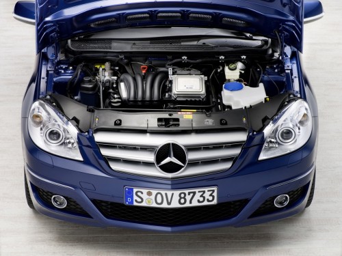 Характеристики автомобиля Mercedes-Benz B-Class B 200 CVT (04.2011 - 07.2012): фото, вместимость, скорость, двигатель, топливо, масса, отзывы