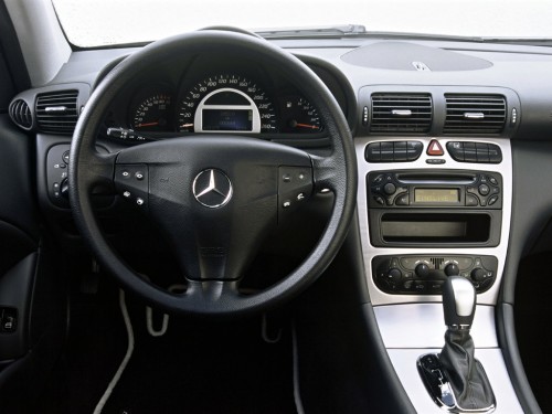 Характеристики автомобиля Mercedes-Benz C-Class CL 180 Kompressor AT (05.2002 - 03.2004): фото, вместимость, скорость, двигатель, топливо, масса, отзывы