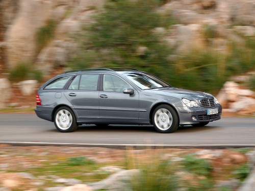Характеристики автомобиля Mercedes-Benz C-Class C 180 Kompressor МT Classic (03.2004 - 05.2007): фото, вместимость, скорость, двигатель, топливо, масса, отзывы