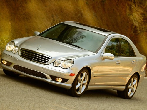 Характеристики автомобиля Mercedes-Benz C-Class C 350 AT 4MATIC Luxury (08.2005 - 09.2007): фото, вместимость, скорость, двигатель, топливо, масса, отзывы