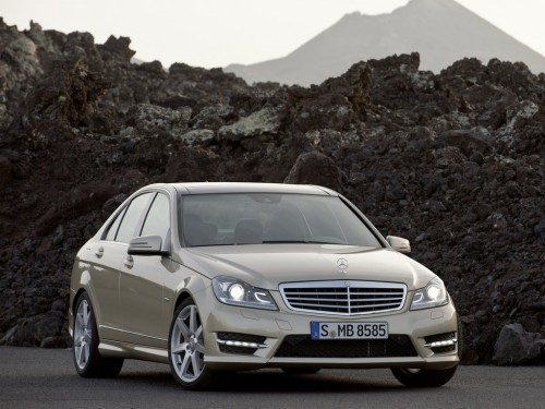 Характеристики автомобиля Mercedes-Benz C-Class C 180 BlueEFFICIENCY МT Classic (03.2011 - 03.2012): фото, вместимость, скорость, двигатель, топливо, масса, отзывы
