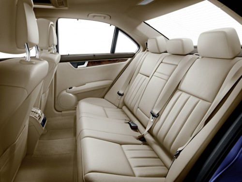 Характеристики автомобиля Mercedes-Benz C-Class C 180 BlueEFFICIENCY AT Elegance (03.2011 - 03.2012): фото, вместимость, скорость, двигатель, топливо, масса, отзывы