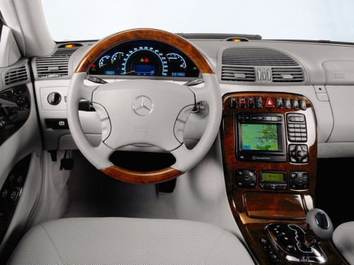 Характеристики автомобиля Mercedes-Benz CL-Class CL 600 AT (01.2000 - 05.2002): фото, вместимость, скорость, двигатель, топливо, масса, отзывы