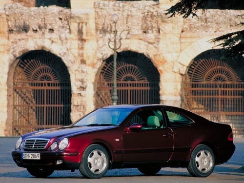 Характеристики автомобиля Mercedes-Benz CLK-Class CLK 200 Kompressor AT Elegance (06.2000 - 10.2002): фото, вместимость, скорость, двигатель, топливо, масса, отзывы