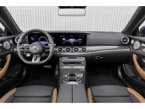 Характеристики автомобиля Mercedes-Benz E-Class E 200 AТ 4MATIC AMG Line (10.2020 - 08.2023): фото, вместимость, скорость, двигатель, топливо, масса, отзывы