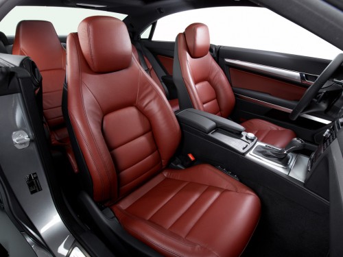 Характеристики автомобиля Mercedes-Benz E-Class E 200 BlueEfficiency AТ Elegance (04.2011 - 03.2013): фото, вместимость, скорость, двигатель, топливо, масса, отзывы