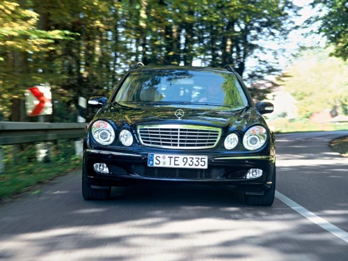 Характеристики автомобиля Mercedes-Benz E-Class E 200 Kompressor AT Elegance (03.2003 - 08.2006): фото, вместимость, скорость, двигатель, топливо, масса, отзывы