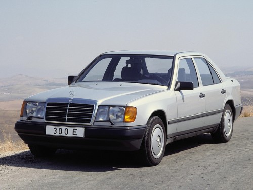 Характеристики автомобиля Mercedes-Benz E-Class 300 E 4MATIC AT Base (09.1992 - 07.1993): фото, вместимость, скорость, двигатель, топливо, масса, отзывы