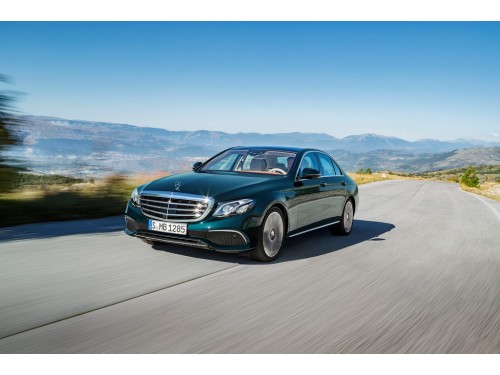 Характеристики автомобиля Mercedes-Benz E-Class E 200 4MATIC Sport (07.2016 - 01.2019): фото, вместимость, скорость, двигатель, топливо, масса, отзывы