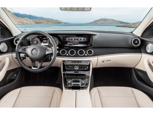 Характеристики автомобиля Mercedes-Benz E-Class E 200 4MATIC Sport Plus (03.2019 - 06.2020): фото, вместимость, скорость, двигатель, топливо, масса, отзывы