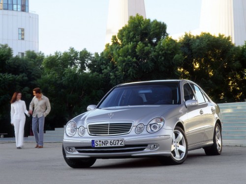 Характеристики автомобиля Mercedes-Benz E-Class E 200 CDI AТ Elegance (09.2002 - 08.2006): фото, вместимость, скорость, двигатель, топливо, масса, отзывы