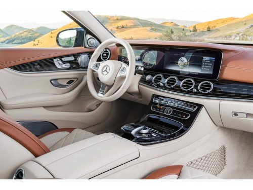 Характеристики автомобиля Mercedes-Benz E-Class AMG E 63 4MATIC Особая серия (02.2017 - 06.2019): фото, вместимость, скорость, двигатель, топливо, масса, отзывы