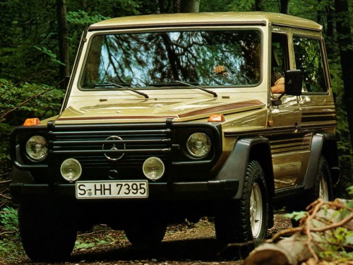 Характеристики автомобиля Mercedes-Benz G-Class G 230 GE AT (09.1979 - 09.1987): фото, вместимость, скорость, двигатель, топливо, масса, отзывы
