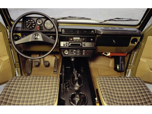 Характеристики автомобиля Mercedes-Benz G-Class G 280 GE MT (09.1979 - 09.1987): фото, вместимость, скорость, двигатель, топливо, масса, отзывы