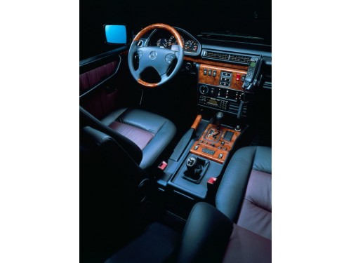 Характеристики автомобиля Mercedes-Benz G-Class 200 GE AT (09.1989 - 08.1993): фото, вместимость, скорость, двигатель, топливо, масса, отзывы