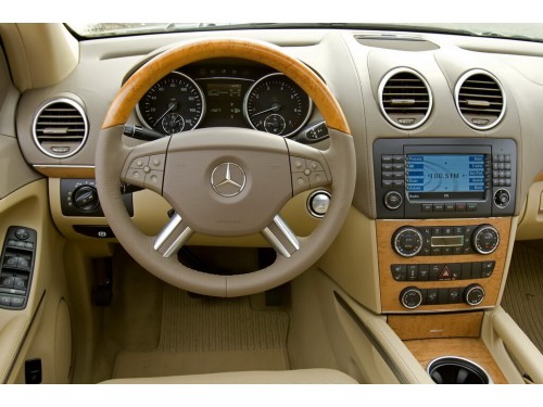 Характеристики автомобиля Mercedes-Benz GL-Class GL 450 4MATIC (04.2006 - 05.2009): фото, вместимость, скорость, двигатель, топливо, масса, отзывы