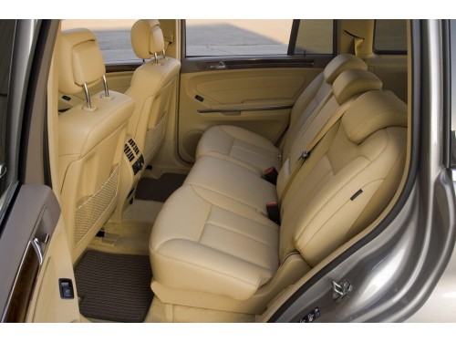 Характеристики автомобиля Mercedes-Benz GL-Class GL 550 4MATIC (08.2007 - 05.2009): фото, вместимость, скорость, двигатель, топливо, масса, отзывы