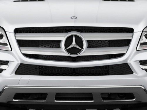 Характеристики автомобиля Mercedes-Benz GL-Class GL 500 4MATIC AT Особая серия (09.2012 - 11.2015): фото, вместимость, скорость, двигатель, топливо, масса, отзывы