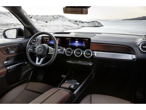 Характеристики автомобиля Mercedes-Benz GLB-Class GLB 180 Style (04.2020 - 05.2023): фото, вместимость, скорость, двигатель, топливо, масса, отзывы