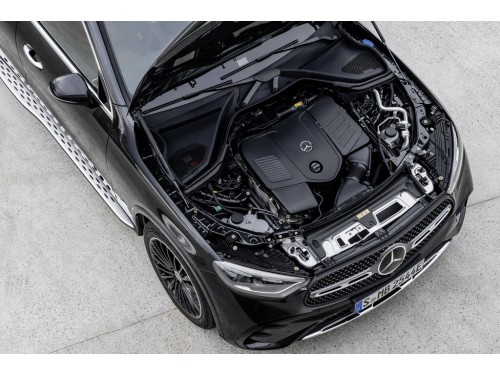 Характеристики автомобиля Mercedes-Benz GLC Coupe GLC 200 AT 4MATIC Avantgarde Advanced (05.2023 - н.в.): фото, вместимость, скорость, двигатель, топливо, масса, отзывы