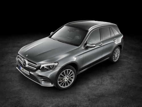 Характеристики автомобиля Mercedes-Benz GLC GLC 250 4MATIC Premium (01.2018 - 04.2019): фото, вместимость, скорость, двигатель, топливо, масса, отзывы