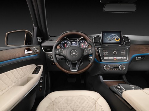 Характеристики автомобиля Mercedes-Benz GLS-Class AMG 63 4MATIC Особая серия (01.2016 - 04.2019): фото, вместимость, скорость, двигатель, топливо, масса, отзывы