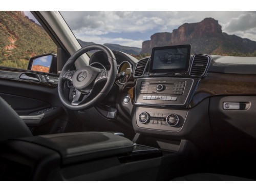 Характеристики автомобиля Mercedes-Benz GLS-Class GLS 350 d 4MATIC (01.2016 - 07.2017): фото, вместимость, скорость, двигатель, топливо, масса, отзывы