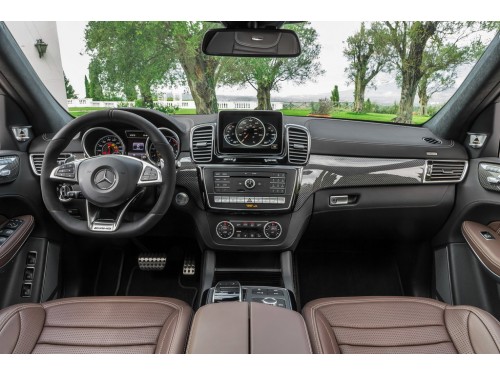 Характеристики автомобиля Mercedes-Benz GLS-Class 400 4MATIC Особая серия (01.2016 - 04.2019): фото, вместимость, скорость, двигатель, топливо, масса, отзывы